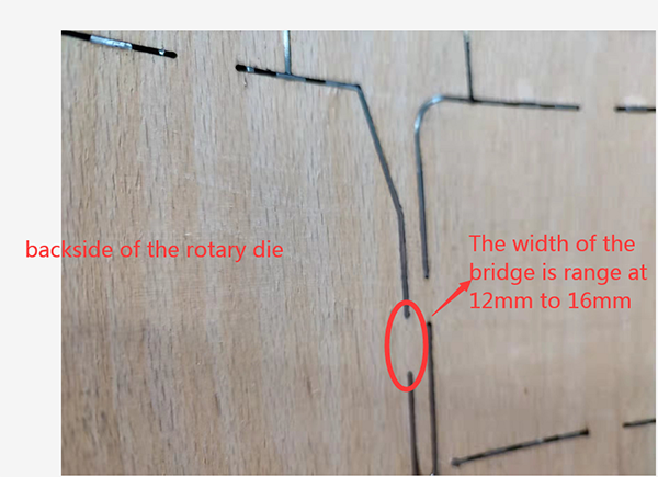 Bridging width for rotary dies and flat dies